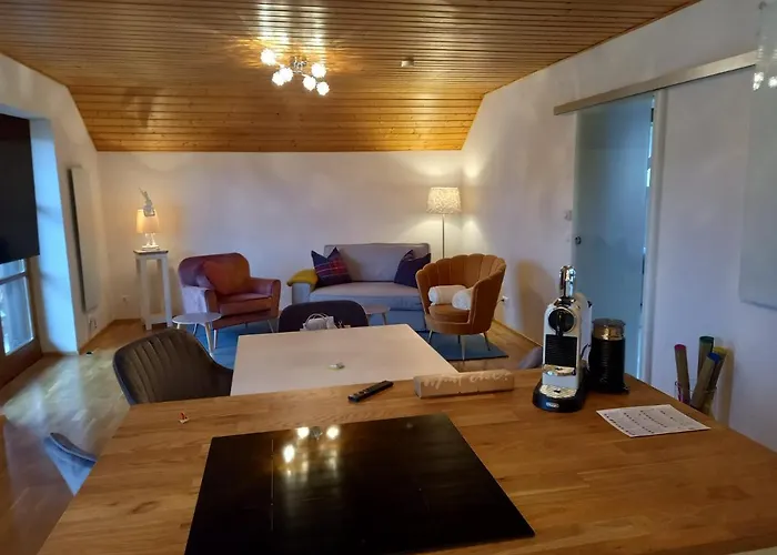 Hide-away Corinna Apartament *