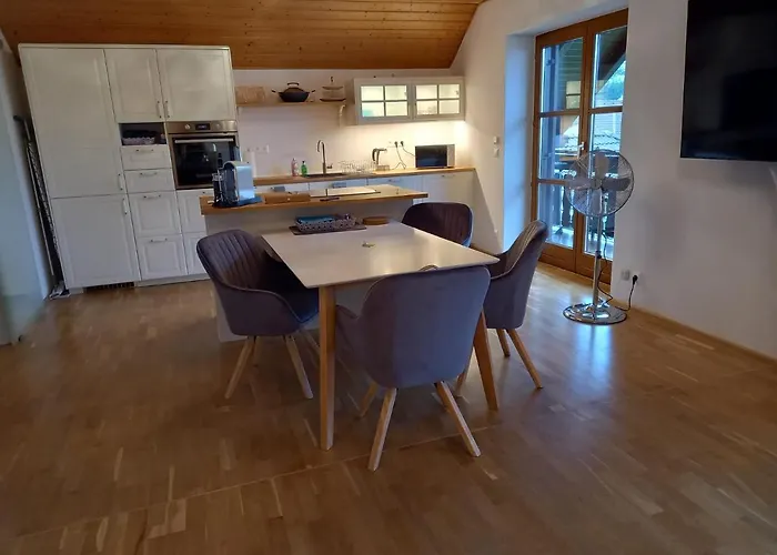 Hide-away Corinna Apartment